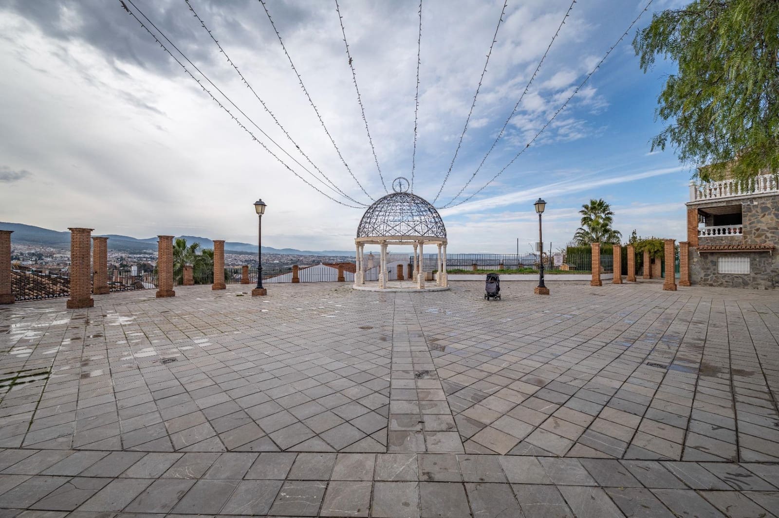 Piso de 2 habitaciones en Huétor Vega en venta con garaje - 178.000 € (Ref: 9524466)