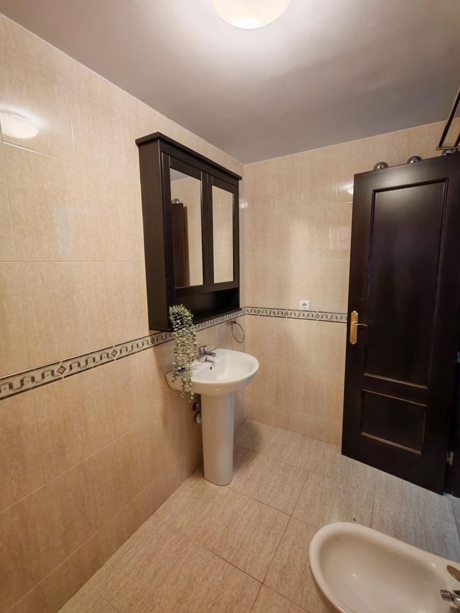 Apartamento de 3 habitaciones en La Zubia en venta con piscina garaje - 190.000 € (Ref: 9524467)