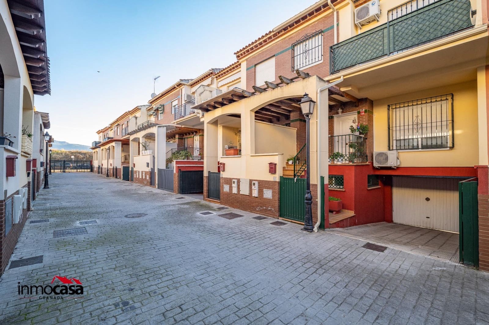 4 sovrum Radhus till salu i Alhendin med garage - 260 000 € (Ref: 9530895)