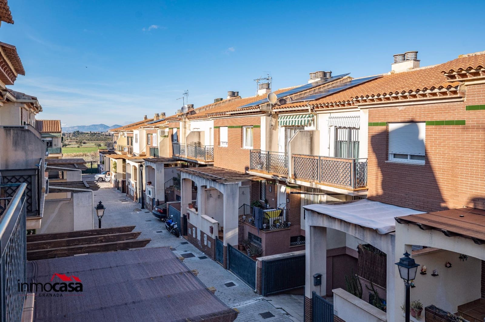 4 bedroom Terraced Villa for sale in Alhendin with garage - € 260,000 (Ref: 9530895)