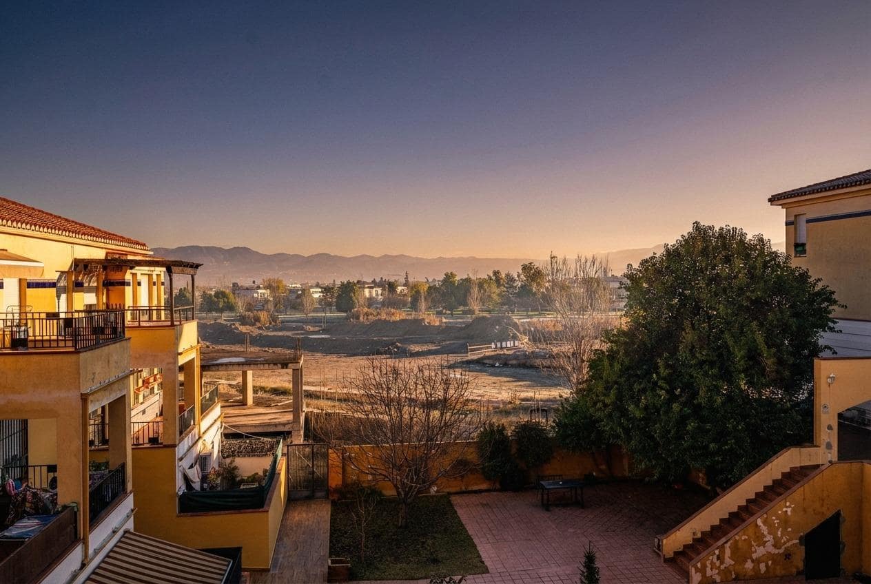 2 quarto Apartamento para venda em Las Gabias com garagem - 119 000 € (Ref: 9536300)