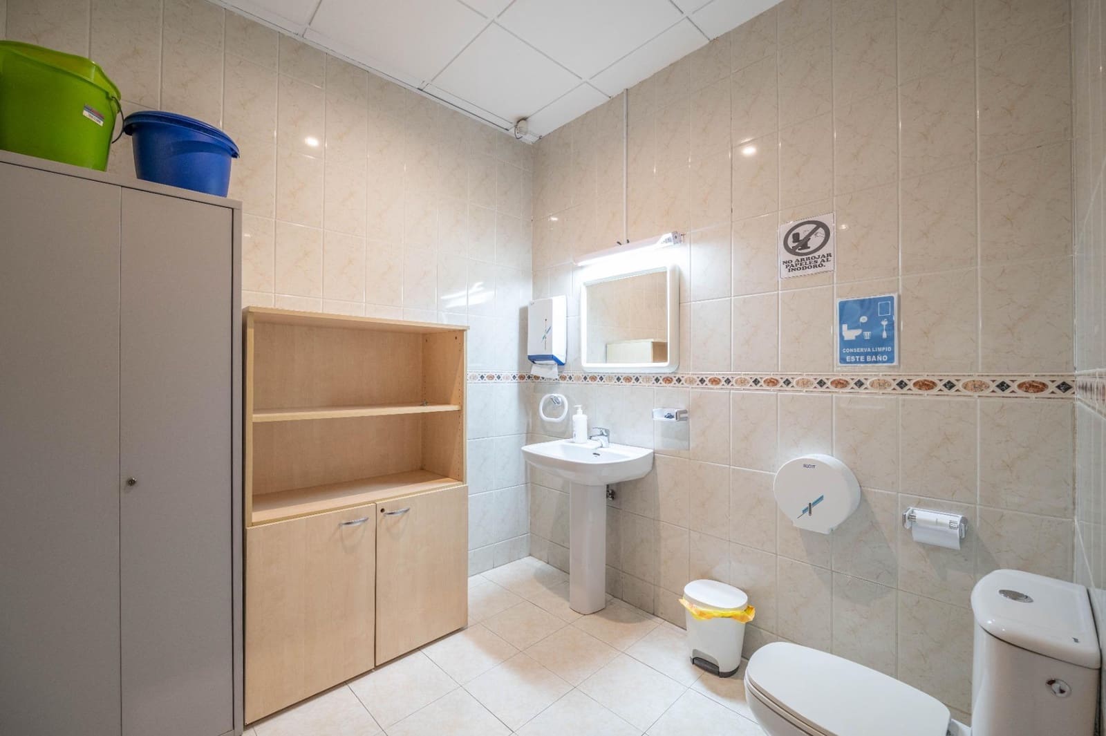 7 soverom Kommersiell til salgs i Granada by - € 399 000 (Ref: 9536301)