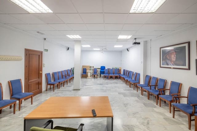 7 soverom Kommersiell til salgs i San Matías - Realejo, Granada by - € 399 000 (Ref: 9536301)