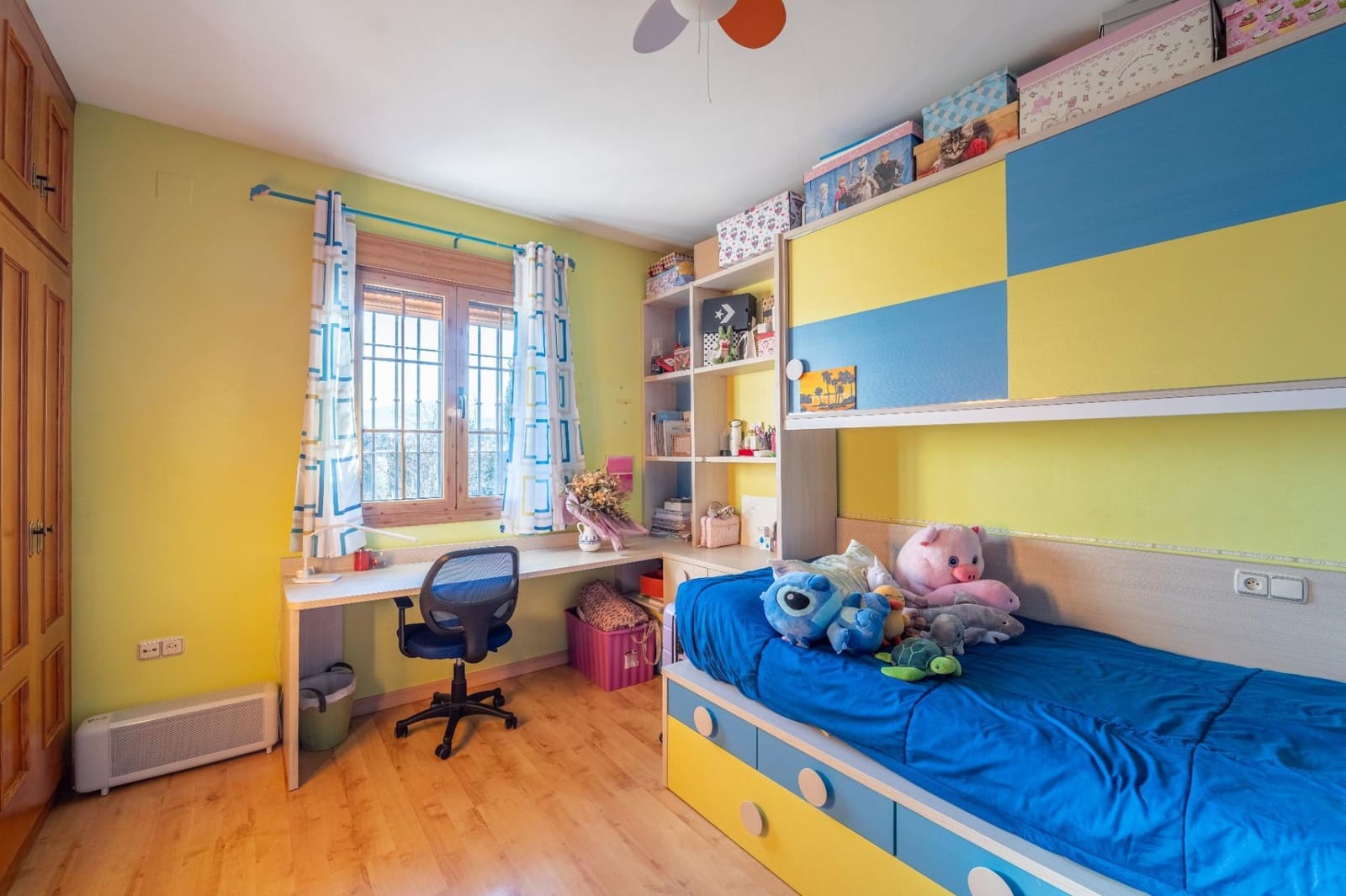 5 soveværelse Villa til salg i Baza med garage - € 350.000 (Ref: 9543796)