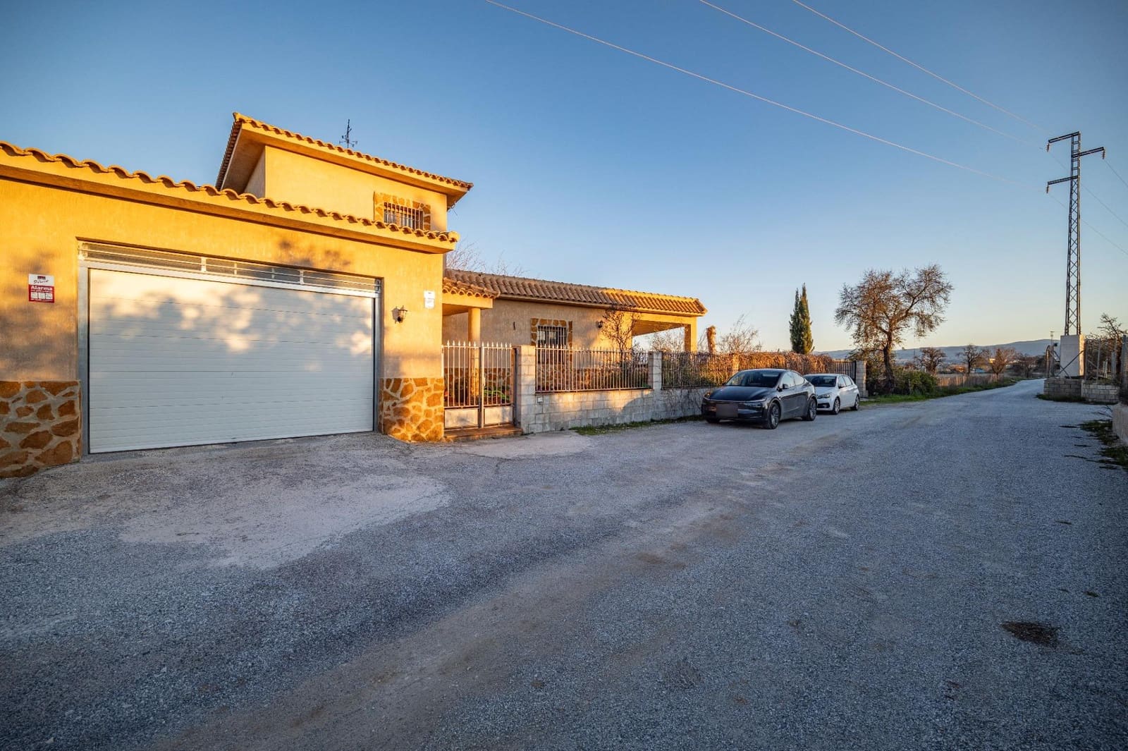 5 soveværelse Villa til salg i Baza med garage - € 350.000 (Ref: 9543796)