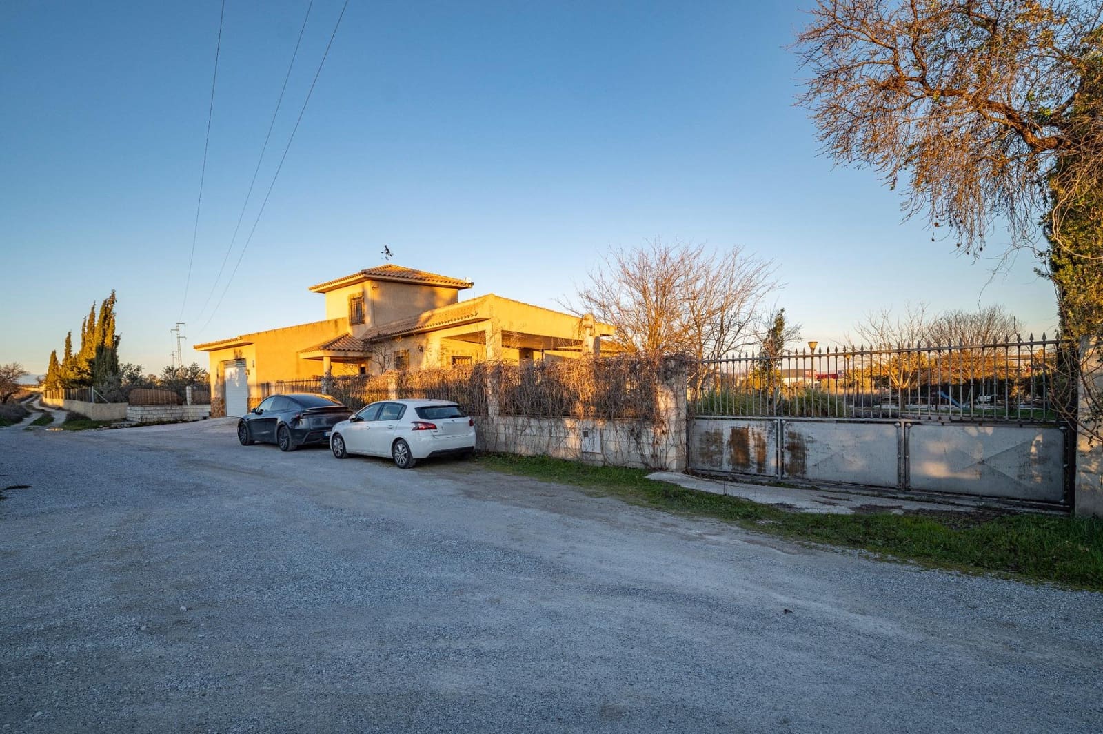 5 soveværelse Villa til salg i Baza med garage - € 350.000 (Ref: 9543796)