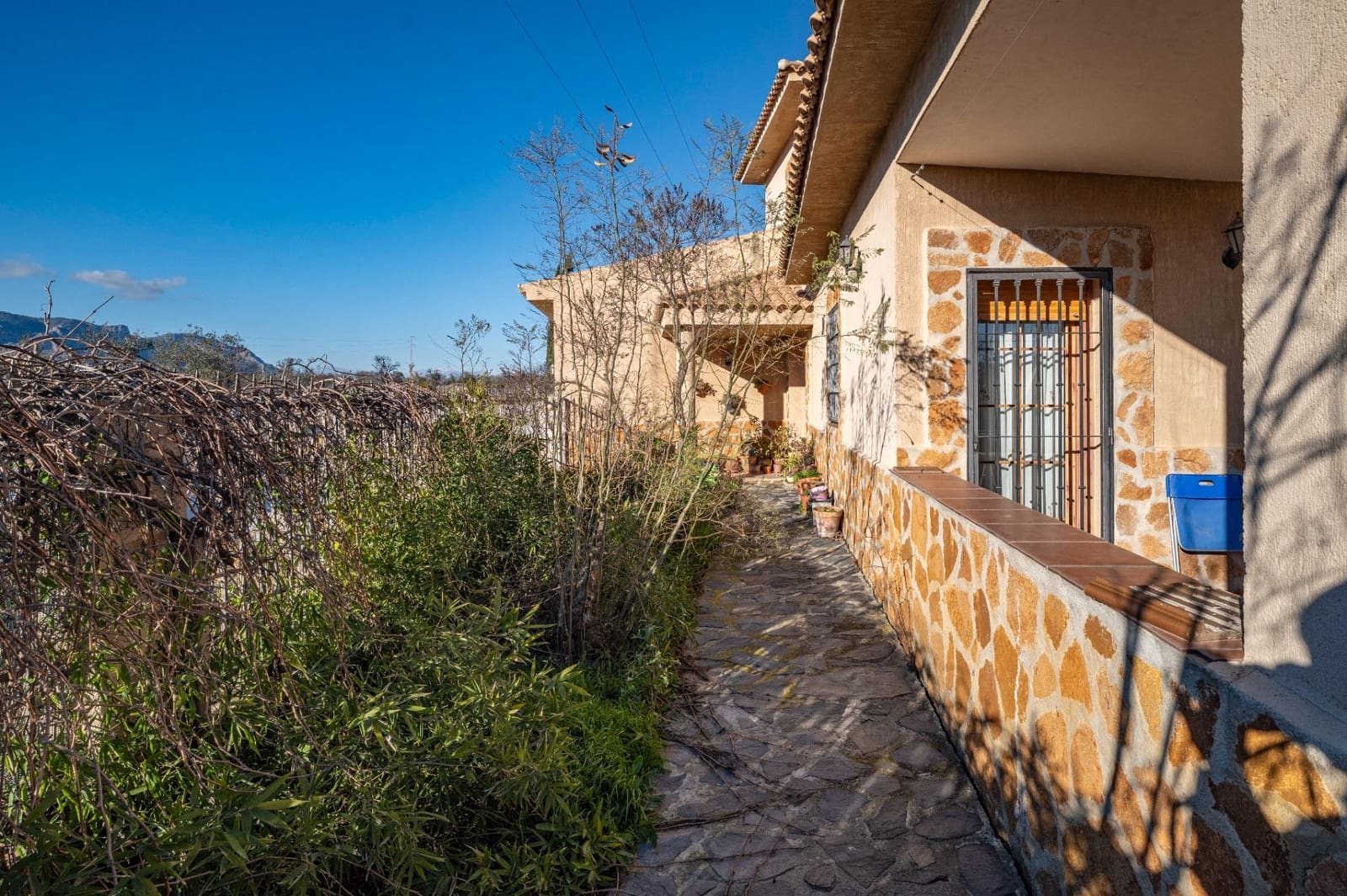 5 soveværelse Villa til salg i Baza med garage - € 350.000 (Ref: 9543796)