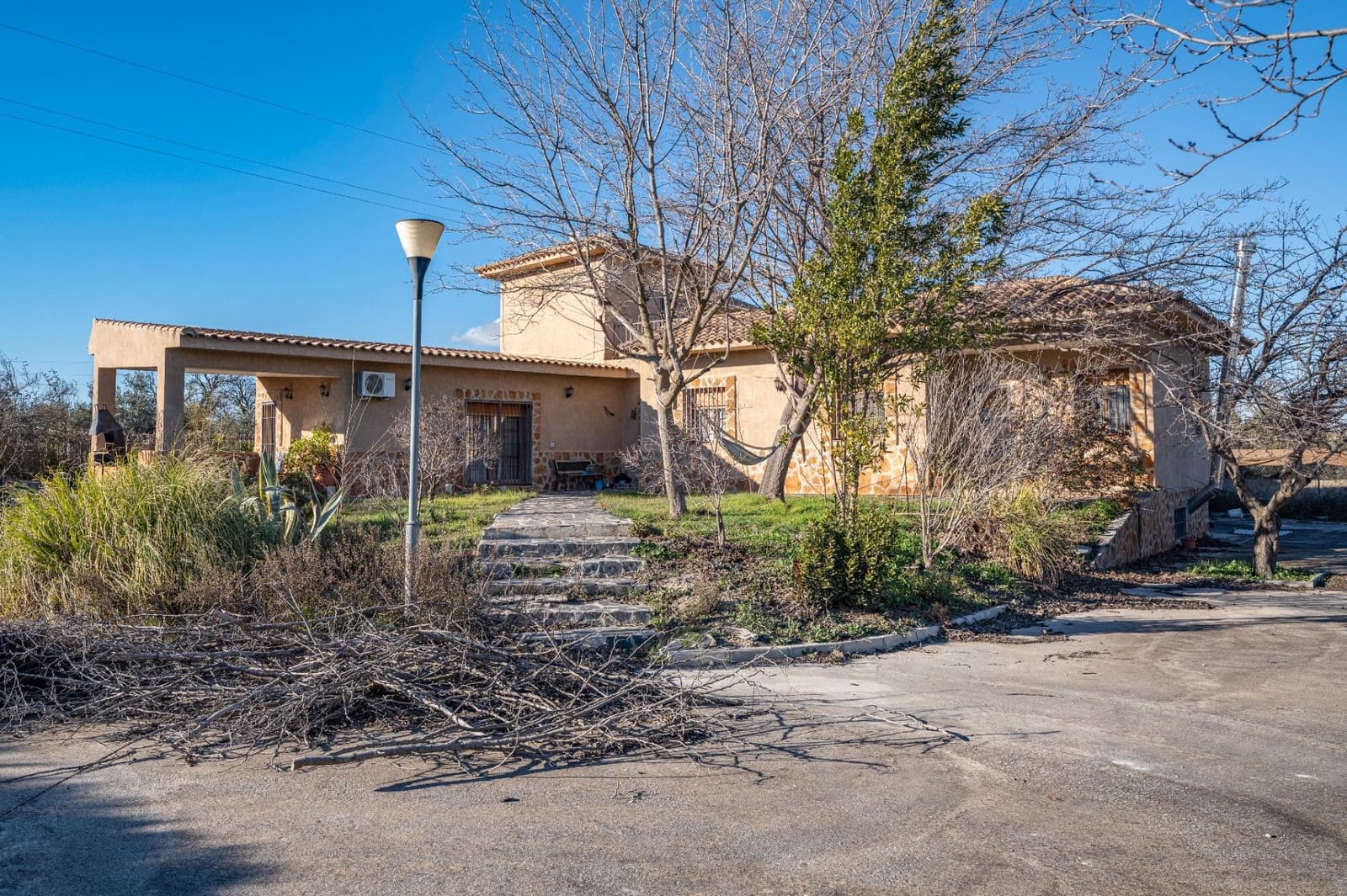 5 soveværelse Villa til salg i Baza med garage - € 350.000 (Ref: 9543796)