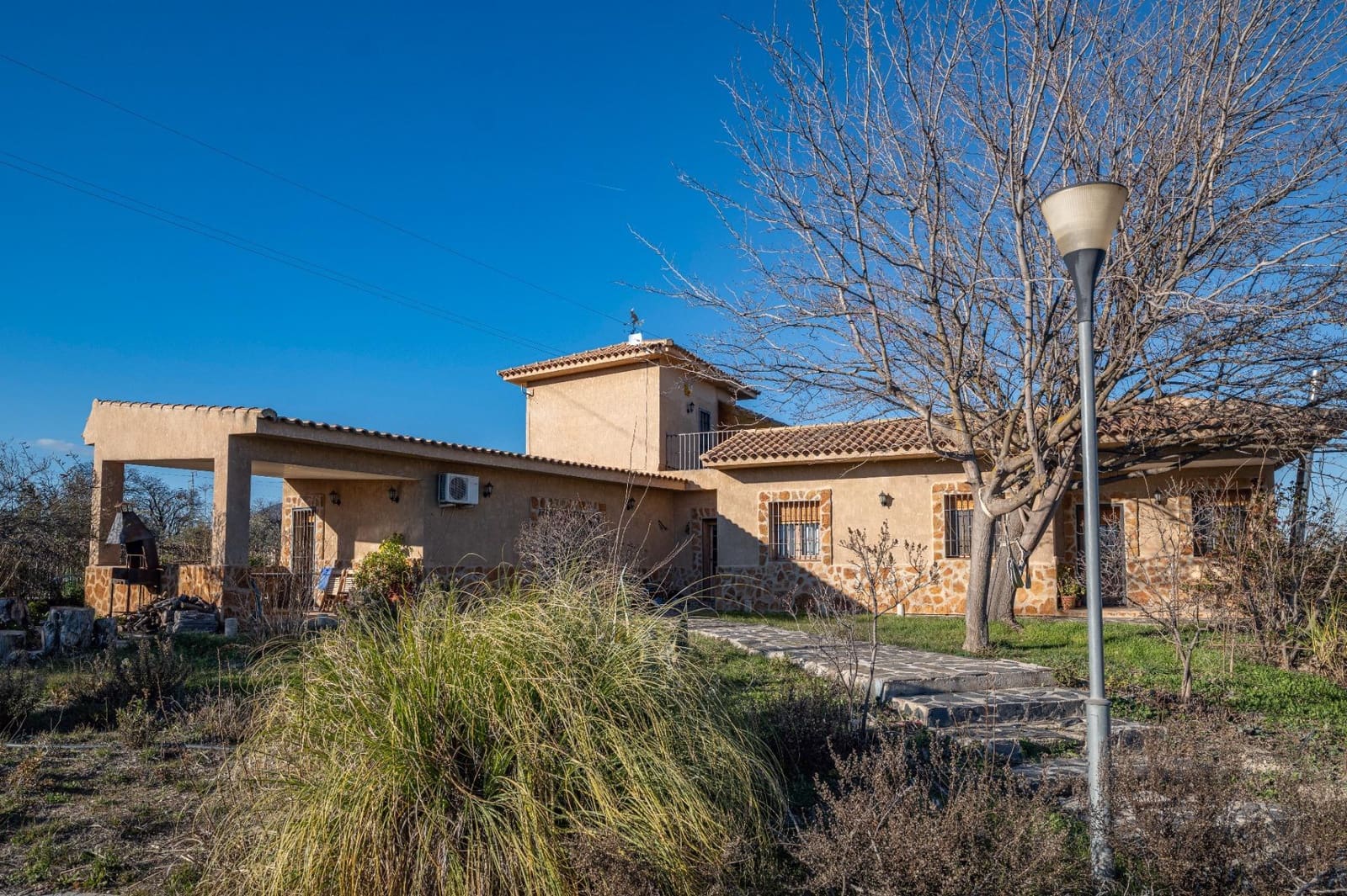 5 soveværelse Villa til salg i Baza med garage - € 350.000 (Ref: 9543796)