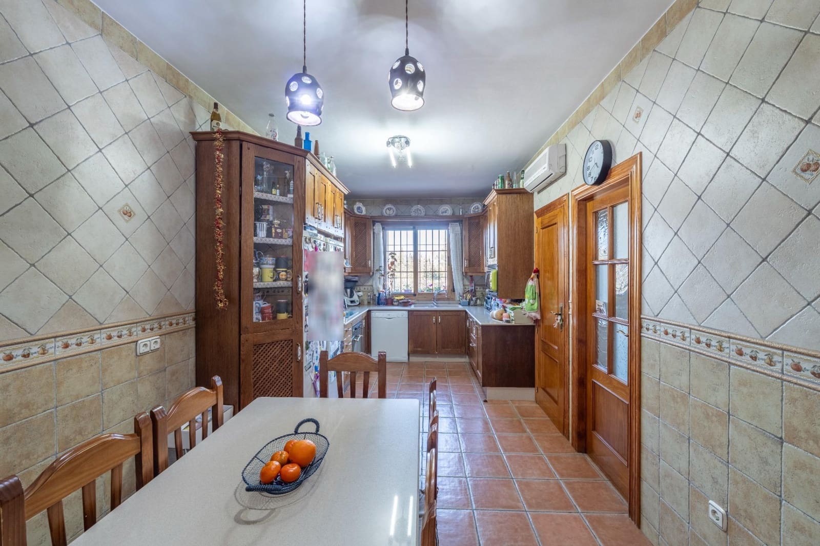 5 Zimmer Villa zu verkaufen in Baza mit Garage - 325.000 € (Ref: 9543796)