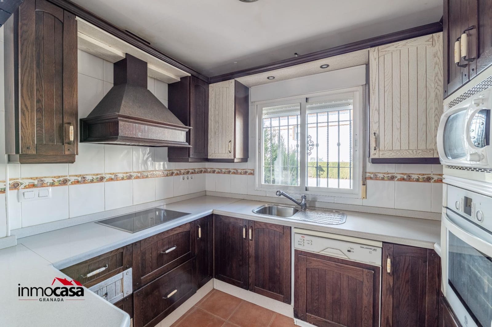 3 soverom Rekkehus til salgs i Ogijares med garasje - € 295 000 (Ref: 9548397)