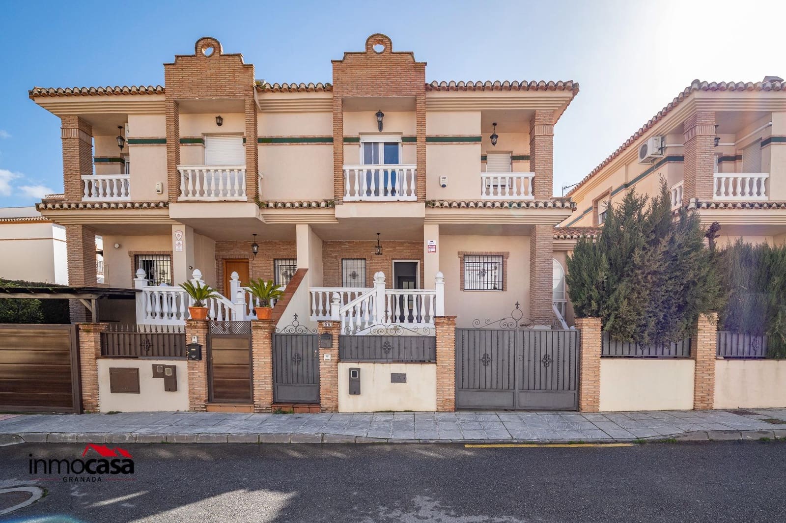 3 soverom Rekkehus til salgs i Ogijares med garasje - € 295 000 (Ref: 9548397)