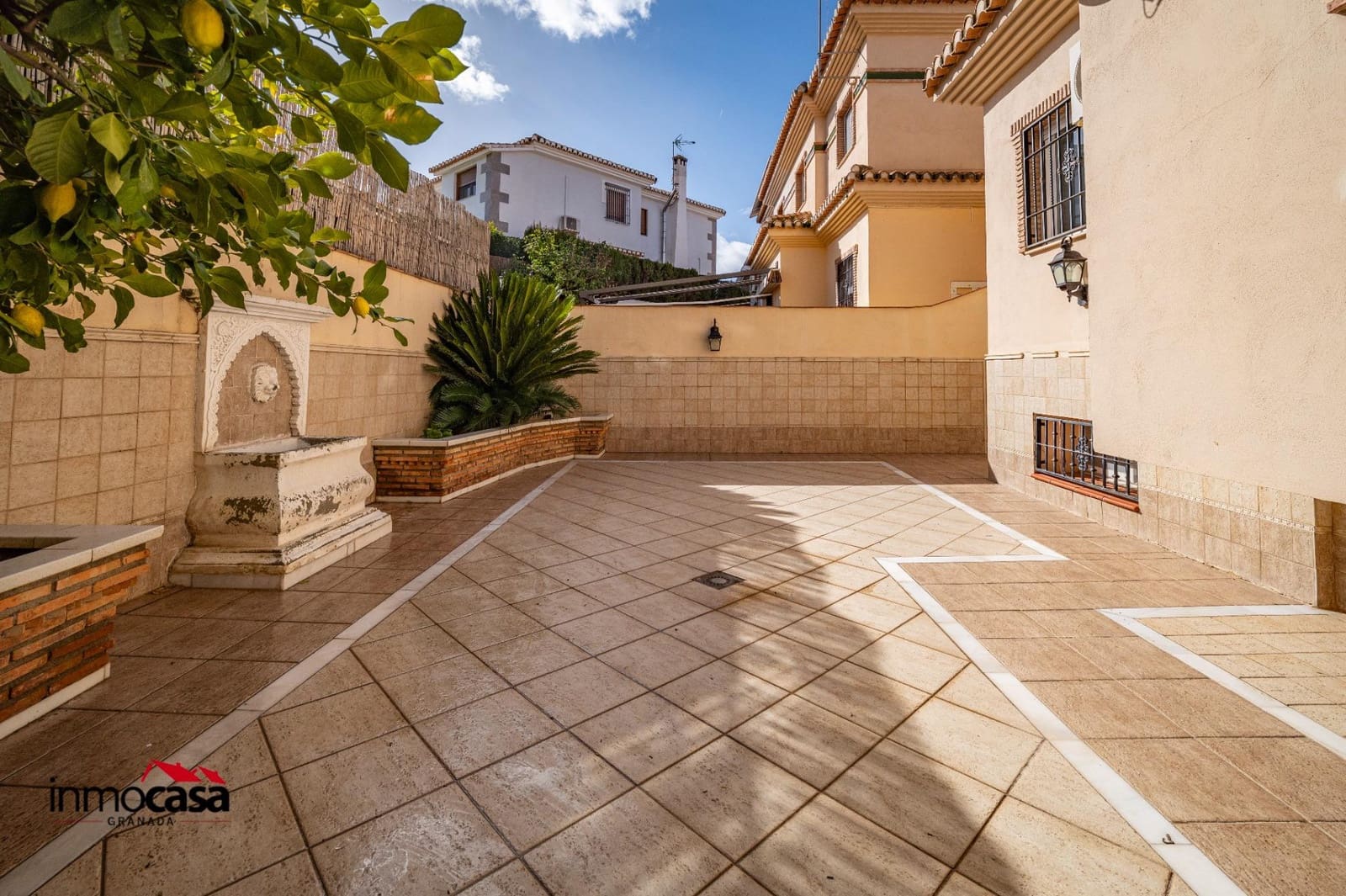 3 soverom Rekkehus til salgs i Ogijares med garasje - € 295 000 (Ref: 9548397)