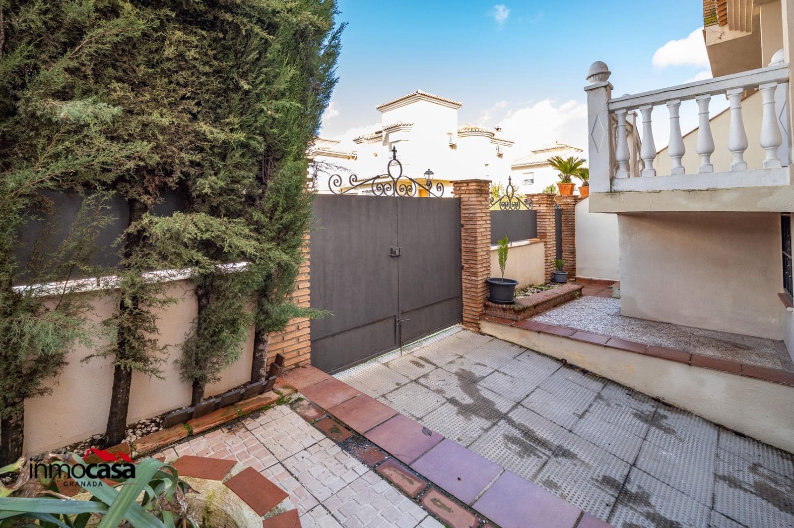 3 soverom Rekkehus til salgs i Ogijares med garasje - € 295 000 (Ref: 9548397)