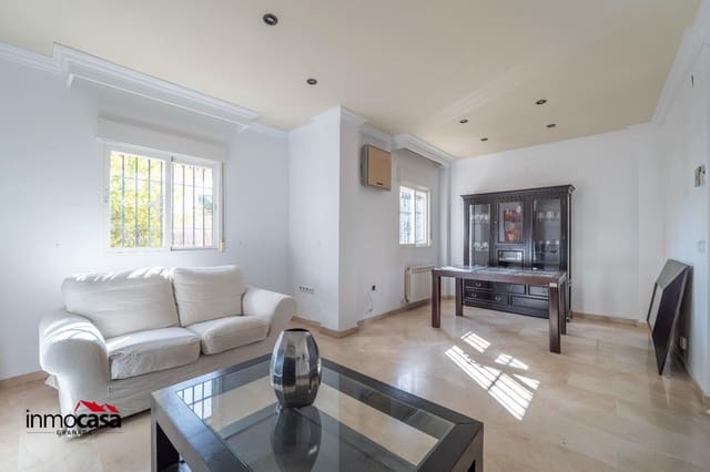 3 slaapkamer Rijtjeshuis te koop in Ogíjares met garage - € 285.000 (Ref: 9548397)