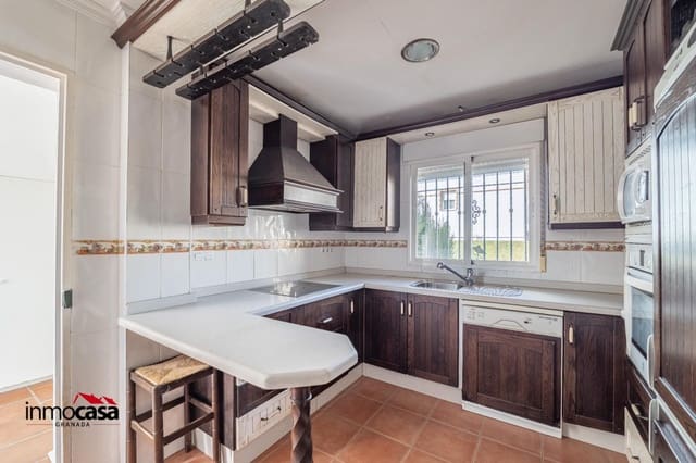 3 slaapkamer Rijtjeshuis te koop in Ogíjares met garage - € 285.000 (Ref: 9548397)