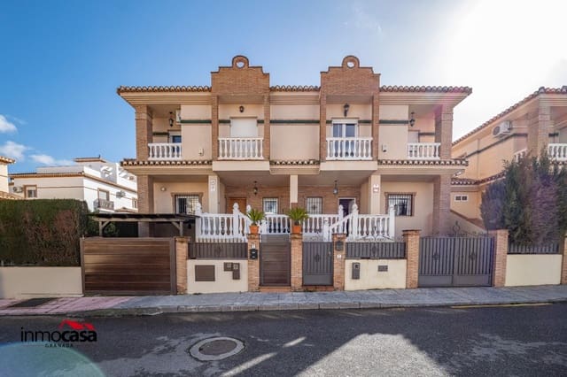 3 slaapkamer Rijtjeshuis te koop in Ogíjares met garage - € 285.000 (Ref: 9548397)