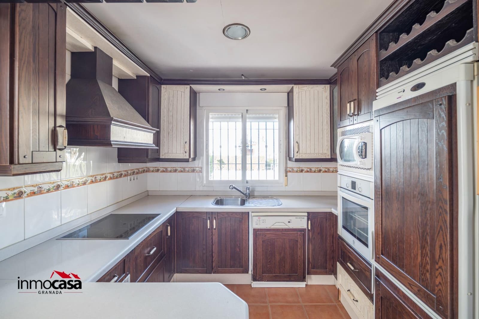 3 bedroom Terraced Villa for sale in Ogijares with garage - € 265,000 (Ref: 9548397)