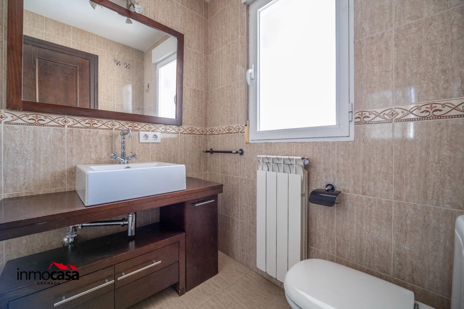 3 bedroom Terraced Villa for sale in Ogijares with garage - € 265,000 (Ref: 9548397)