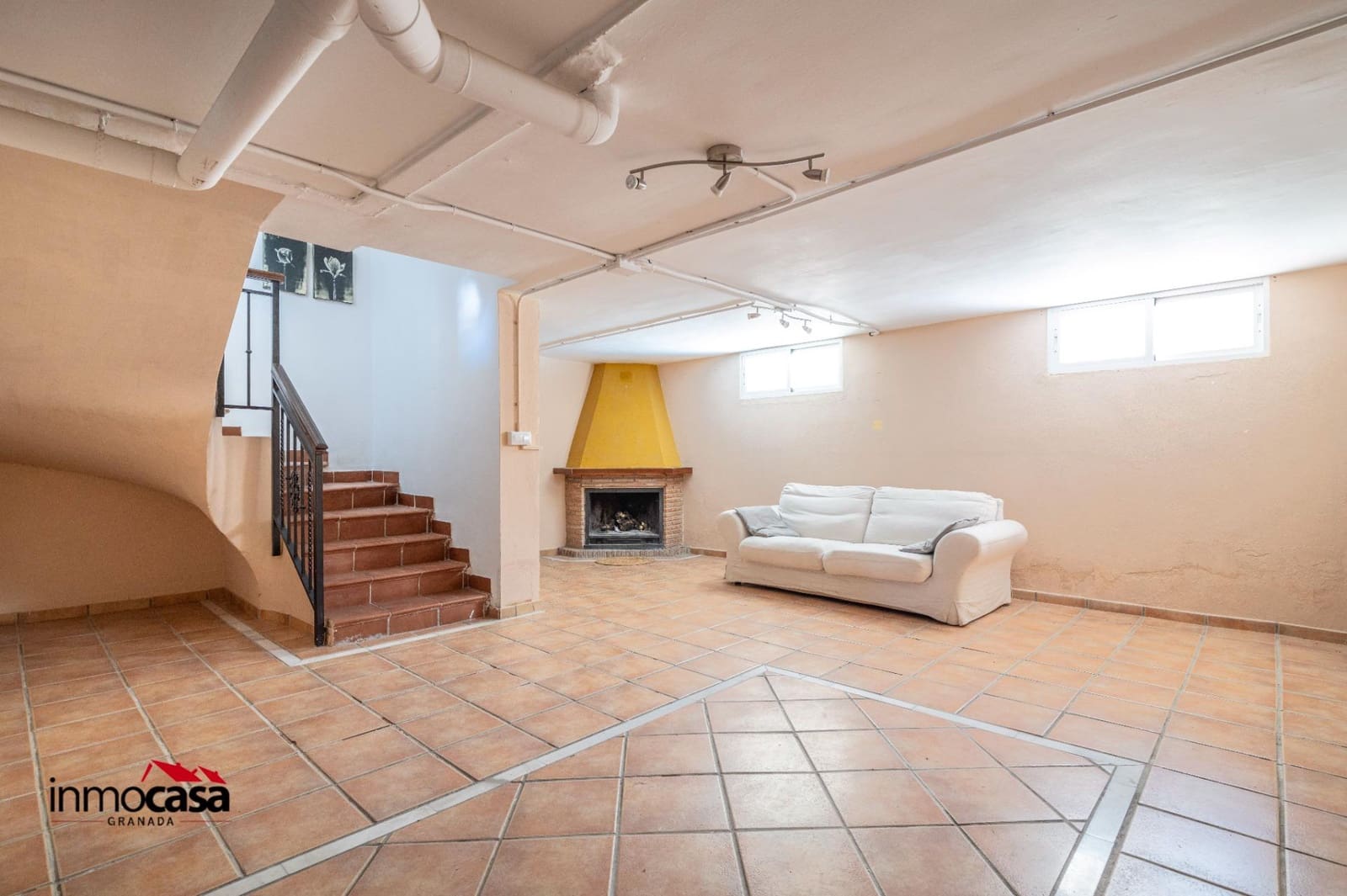 3 bedroom Terraced Villa for sale in Ogijares with garage - € 265,000 (Ref: 9548397)