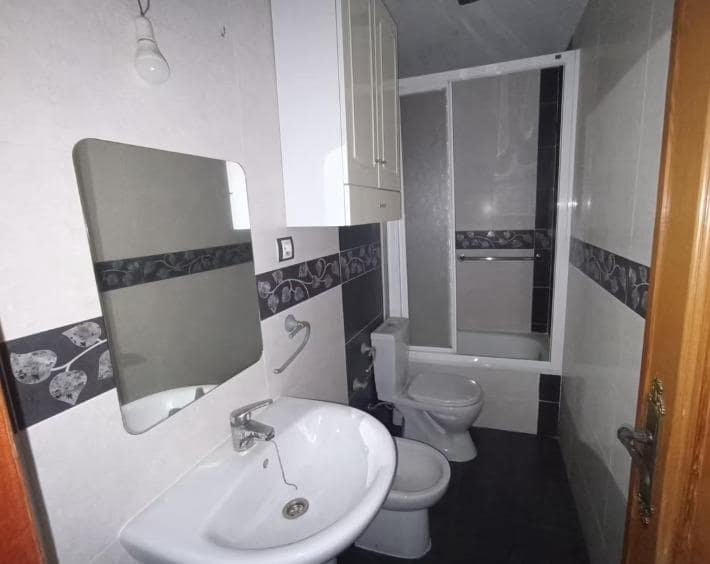 3 soveværelse Lejlighed til salg i Granada by - € 168.000 (Ref: 9568958)