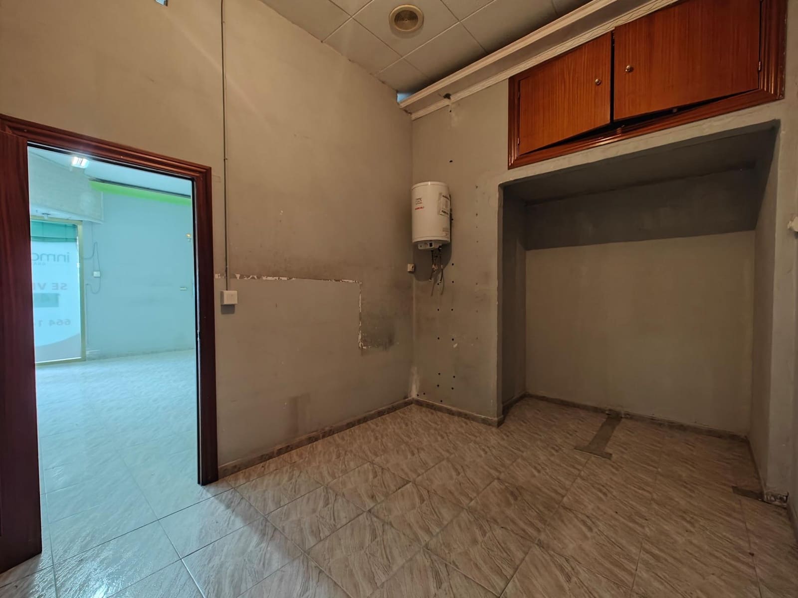 2 slaapkamer Commercieel te huur in Armilla - € 650 (Ref: 9571351)