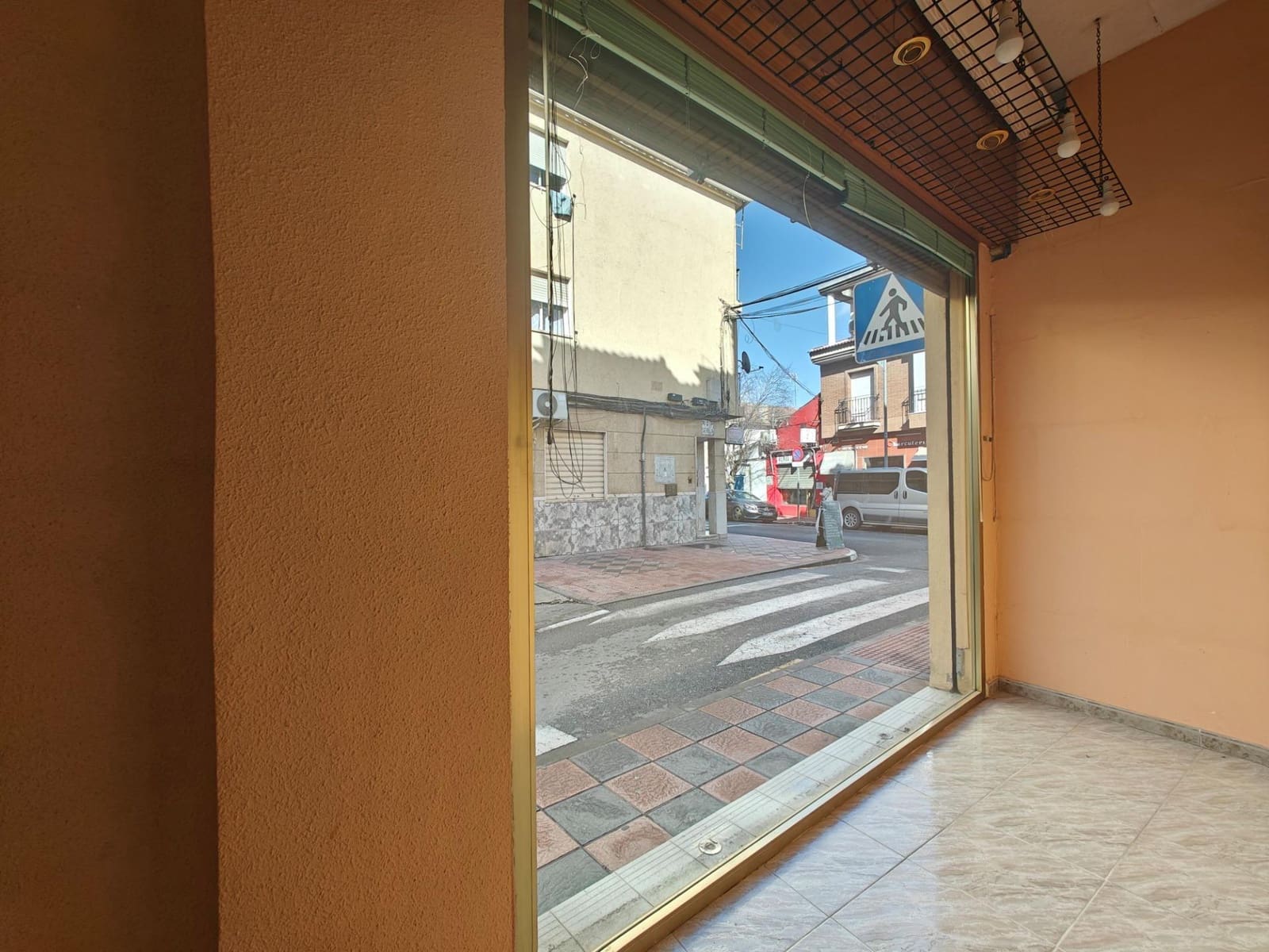 2 slaapkamer Commercieel te huur in Armilla - € 650 (Ref: 9571351)