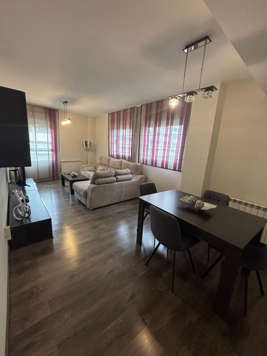 3 Zimmer Wohnung zu vermieten in Granada Stadt - 770 € (Ref: 9574769)