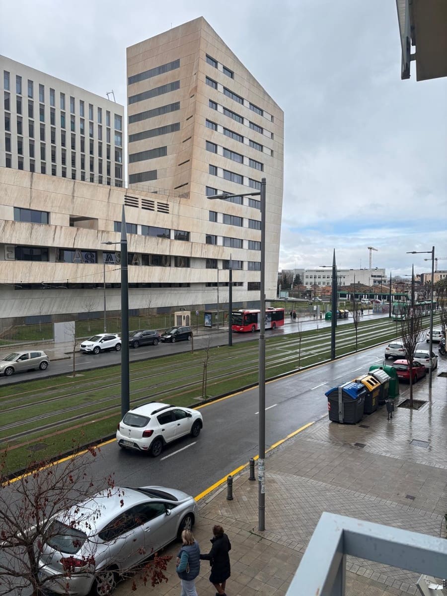 3 Zimmer Wohnung zu vermieten in Granada Stadt - 770 € (Ref: 9574769)