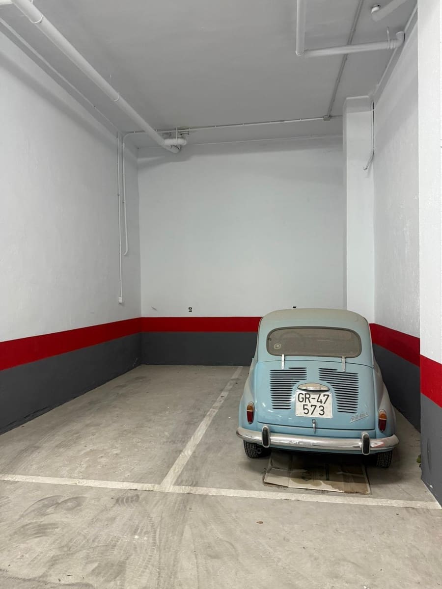 Garage til salg i Granada by - € 20.000 (Ref: 9584510)