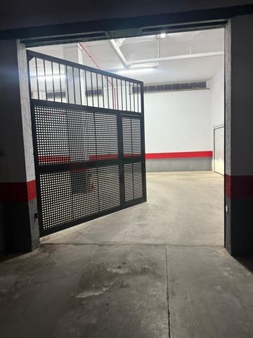 Garage til salg i Granada by - € 20.000 (Ref: 9584510)