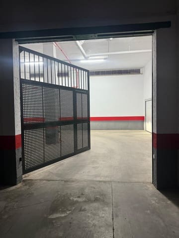 Garage til salg i Granada by - € 20.000 (Ref: 9584510)
