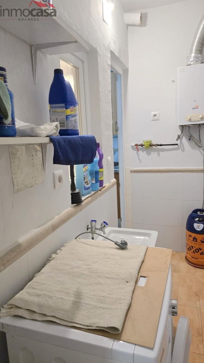 3 bedroom Flat for rent in Granada city - € 850 (Ref: 9584511)