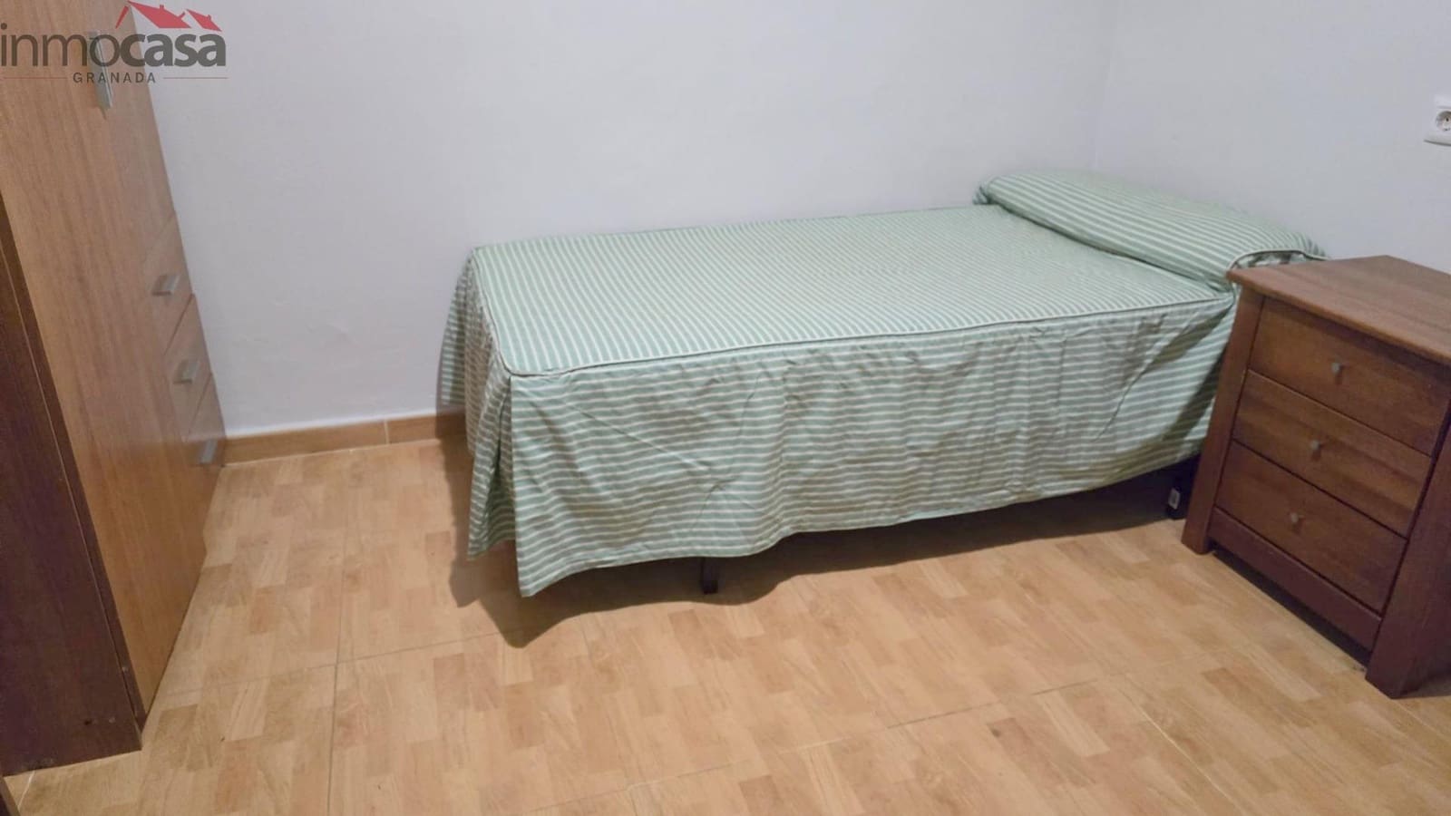 3 bedroom Flat for rent in Granada city - € 850 (Ref: 9584511)