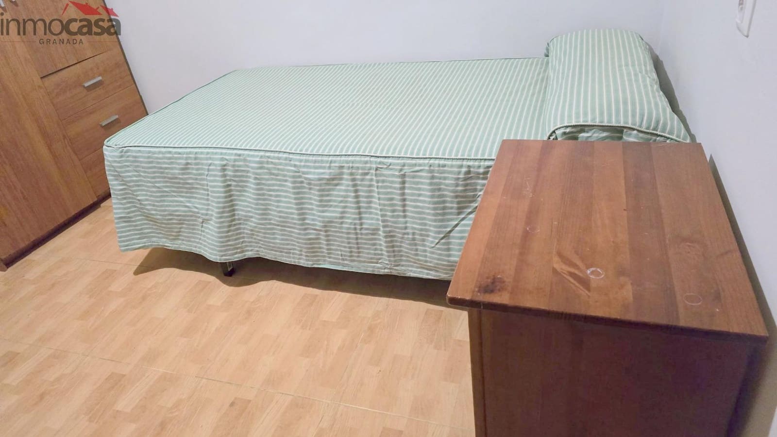 3 bedroom Flat for rent in Granada city - € 850 (Ref: 9584511)