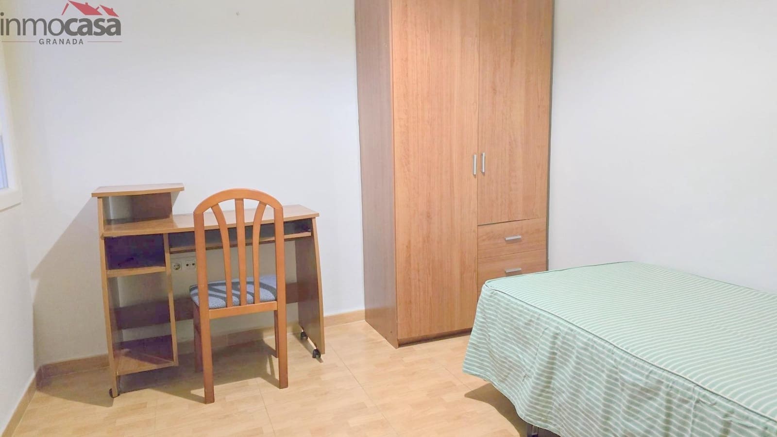 3 bedroom Flat for rent in Granada city - € 850 (Ref: 9584511)