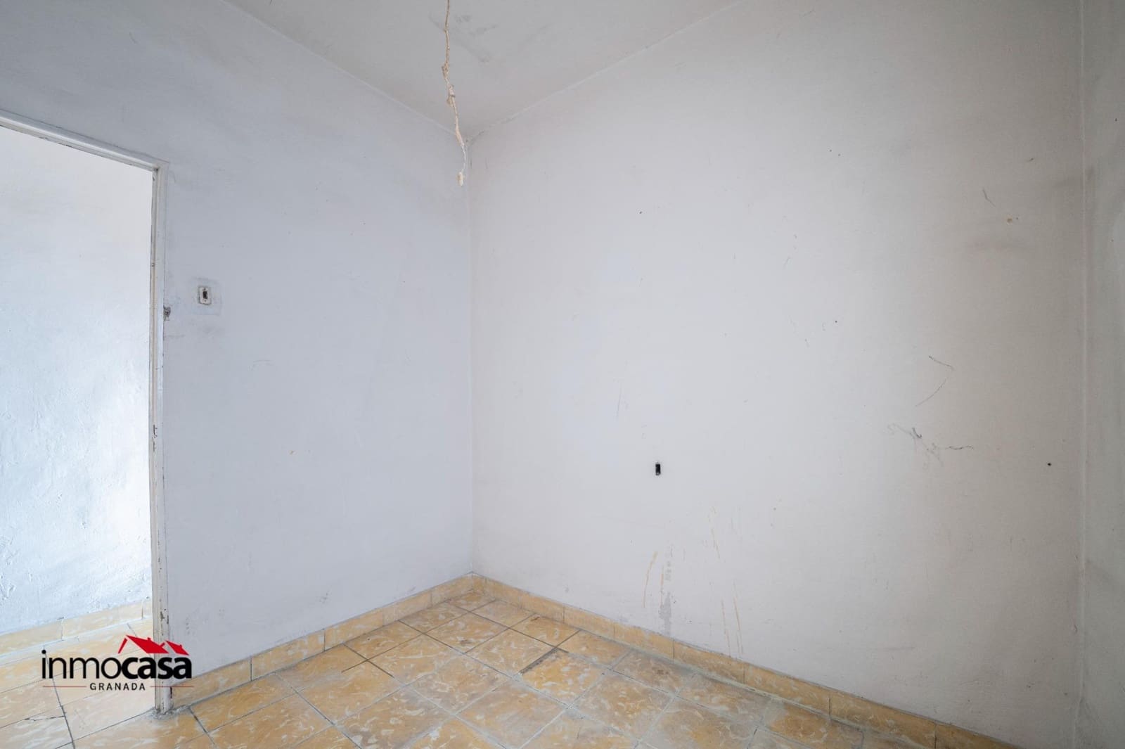 5 bedroom Flat for sale in Granada city - € 224,900 (Ref: 9605153)