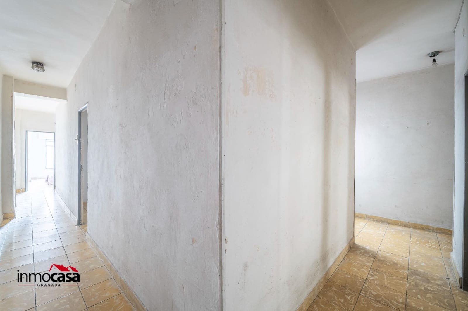 5 bedroom Flat for sale in Granada city - € 224,900 (Ref: 9605153)