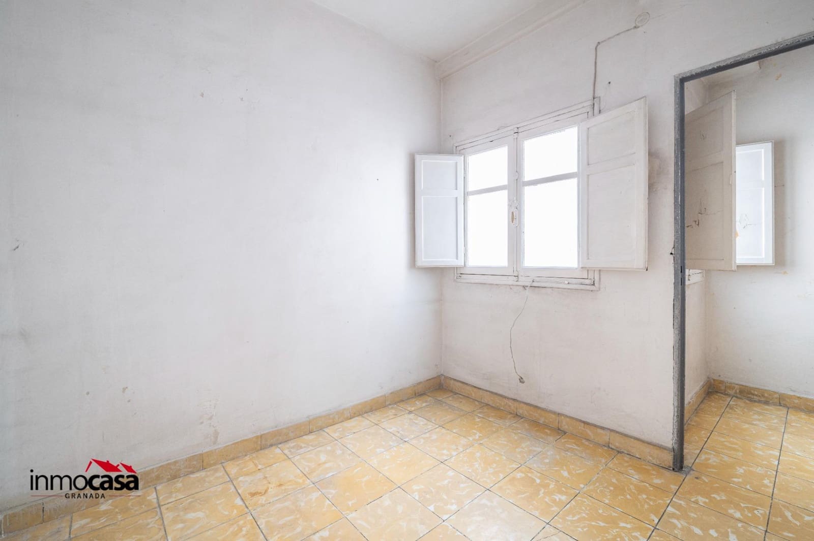 5 bedroom Flat for sale in Granada city - € 224,900 (Ref: 9605153)