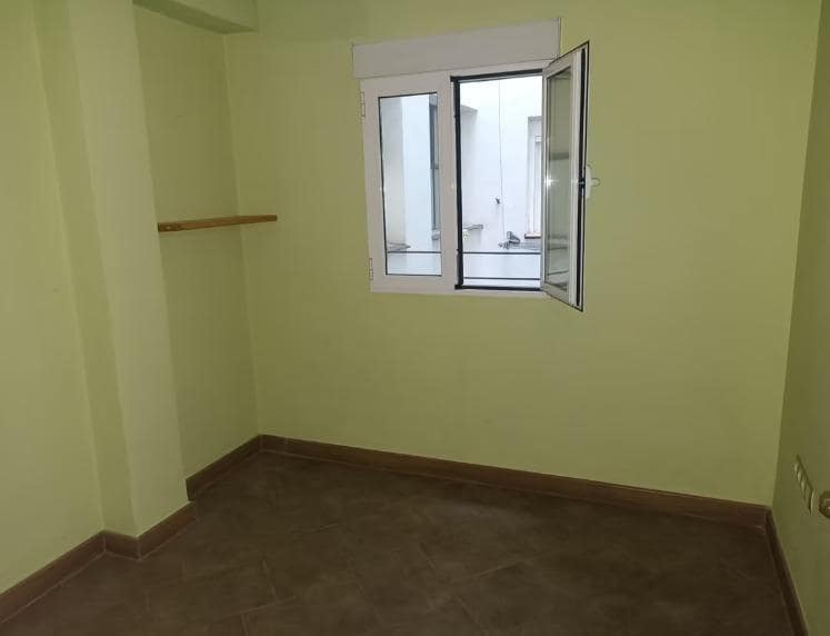 Piso de 3 habitaciones en Granada ciudad en venta - 168.000 € (Ref: 9605154)