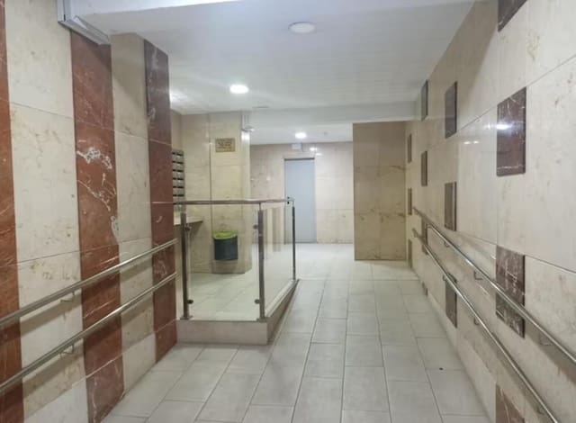 Piso de 3 habitaciones en Zaidin, Granada ciudad en venta - 168.000 € (Ref: 9605154)