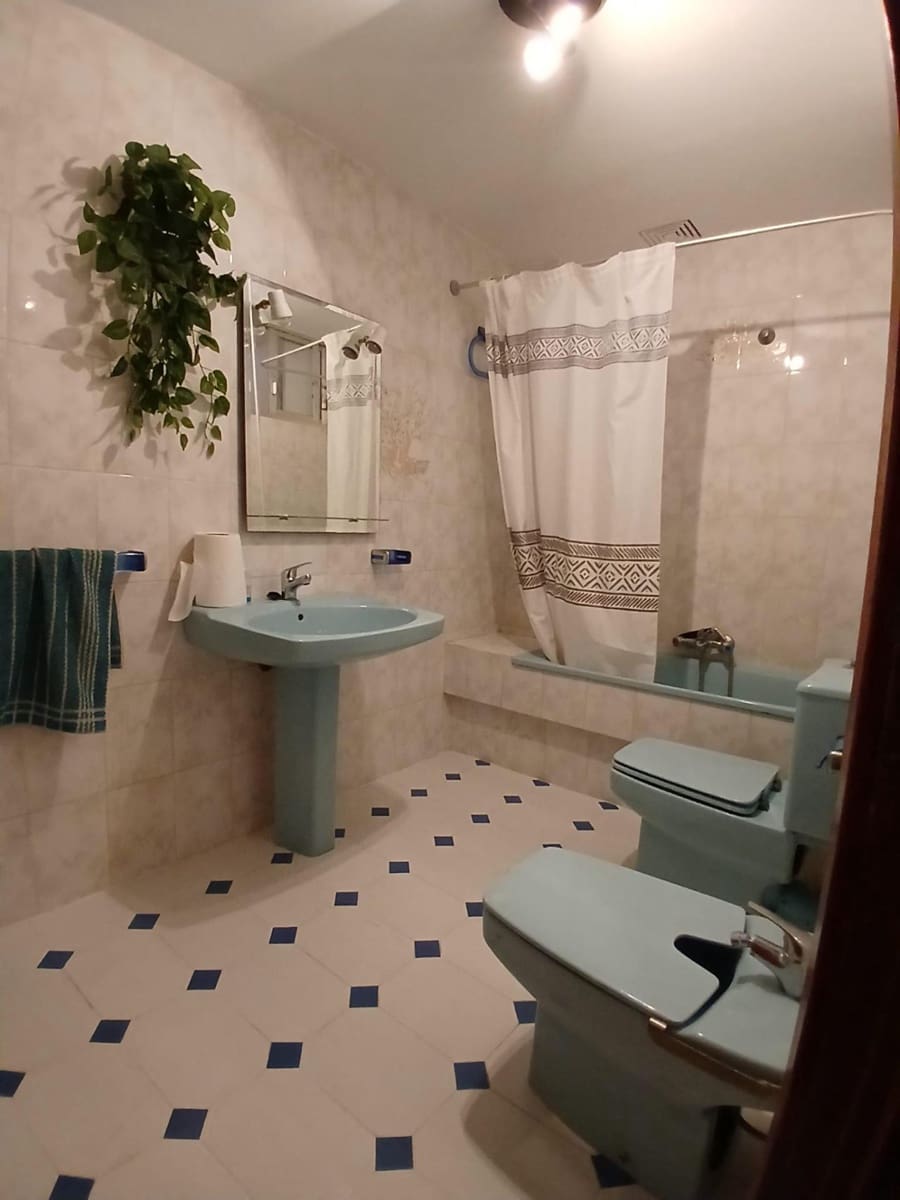 3 camera da letto Villetta a Schiera da affittare in Granada citta - 290 € (Rif: 9611700)