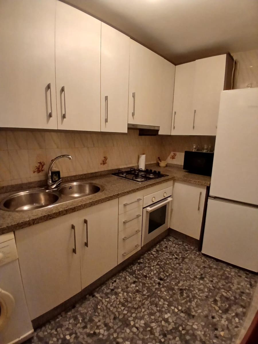 3 camera da letto Villetta a Schiera da affittare in Granada citta - 290 € (Rif: 9611700)