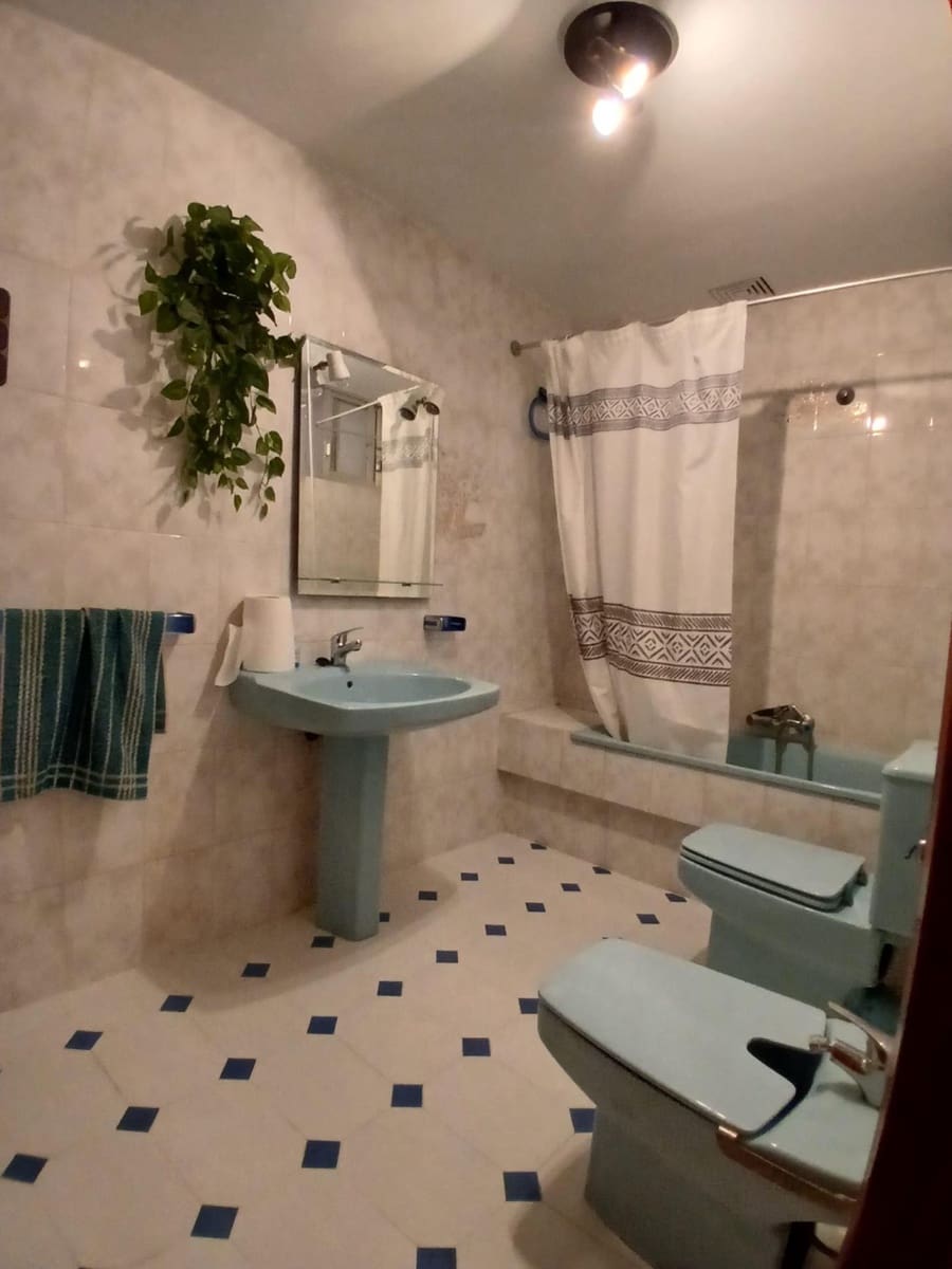 3 camera da letto Villetta a Schiera da affittare in Granada citta - 290 € (Rif: 9611700)