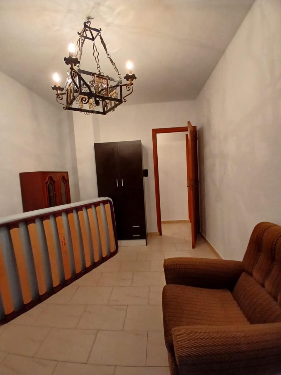 3 camera da letto Villetta a Schiera da affittare in Granada citta - 290 € (Rif: 9611700)