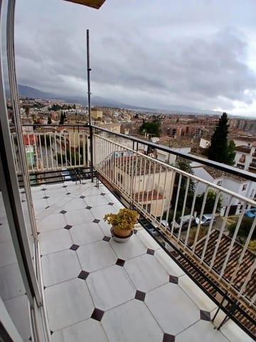 4 soveværelse Lejlighed til leje i Granada by - € 300 (Ref: 9611701)