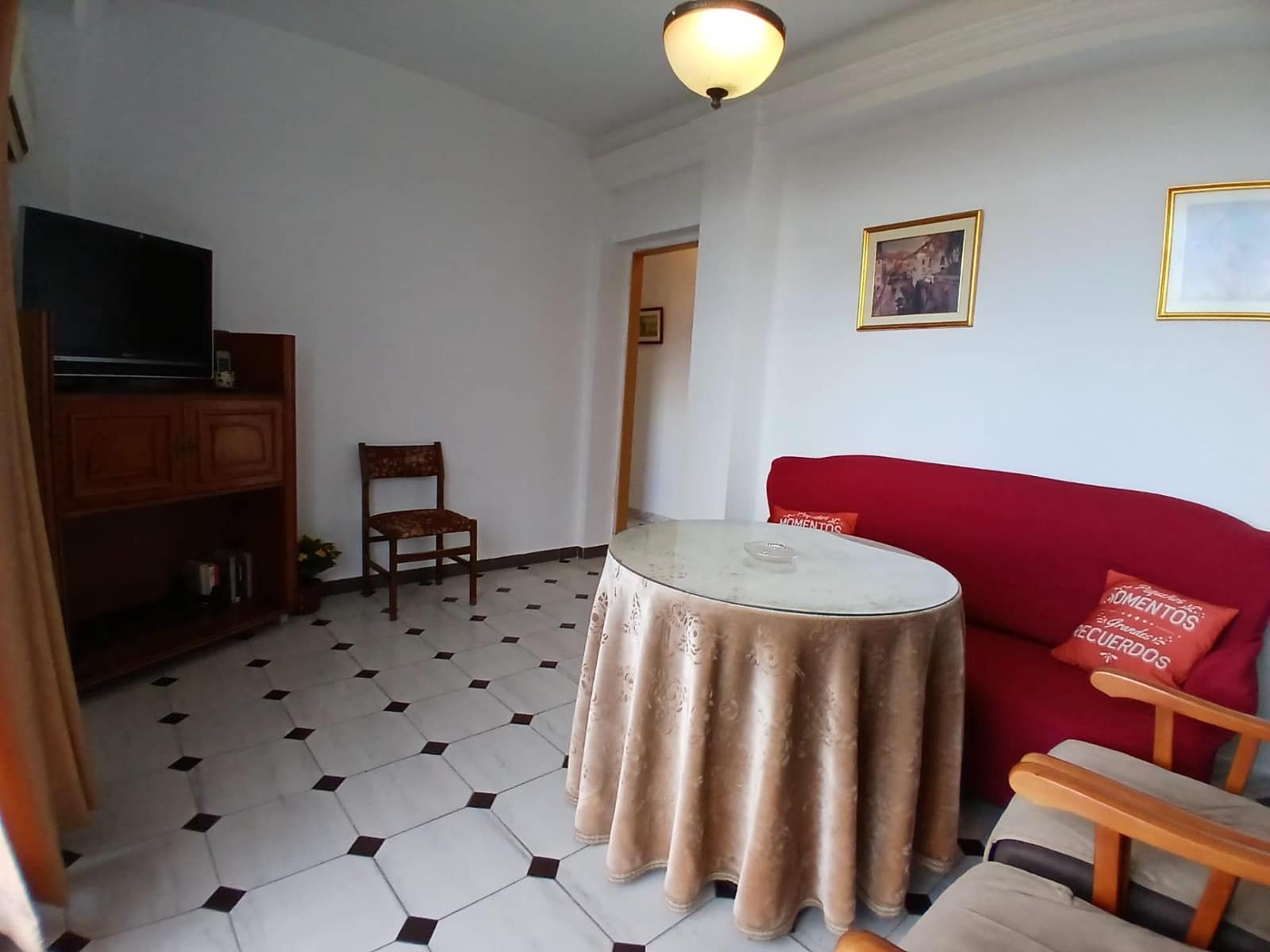 4 soveværelse Lejlighed til leje i Granada by - € 300 (Ref: 9611701)