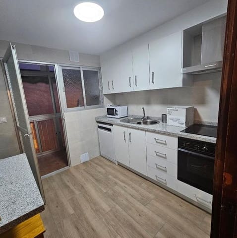 3 bedroom Flat for rent in Zaidin, Granada city with garage - € 850 (Ref: 9616030)