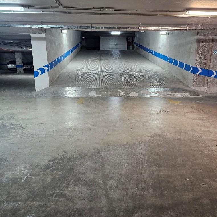 3 bedroom Flat for rent in Granada city with garage - € 850 (Ref: 9616030)