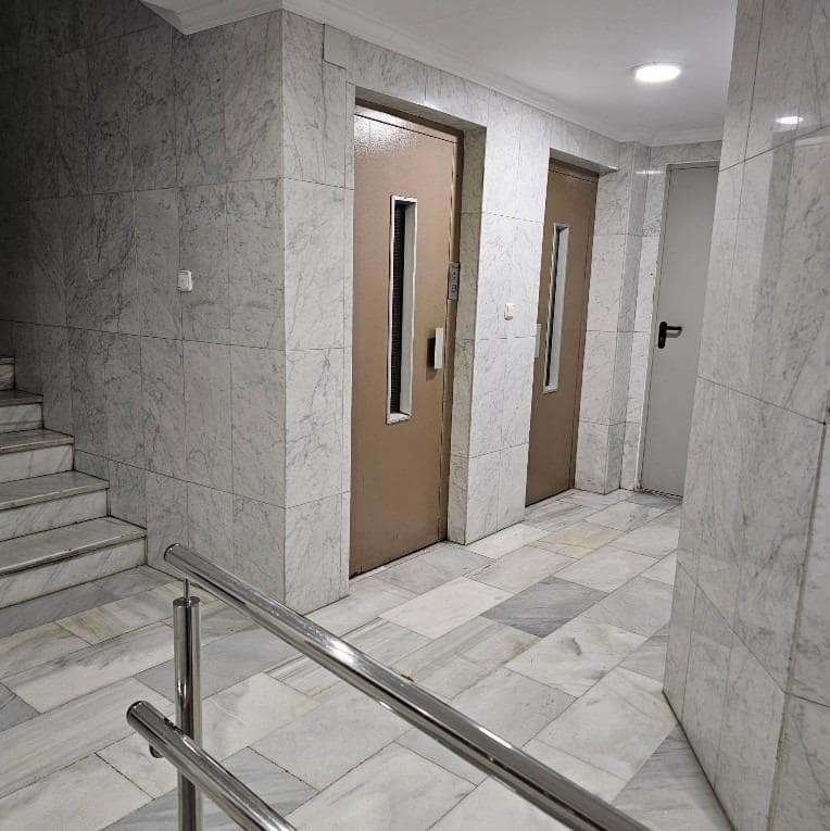 3 bedroom Flat for rent in Granada city with garage - € 850 (Ref: 9616030)